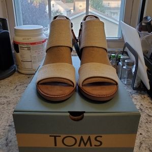 Natural Yam Dye Women's Majorca Cutout Toms shoes.